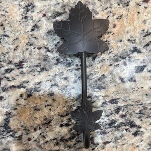 Longaberger Charcoal Leaf Wall Hook
